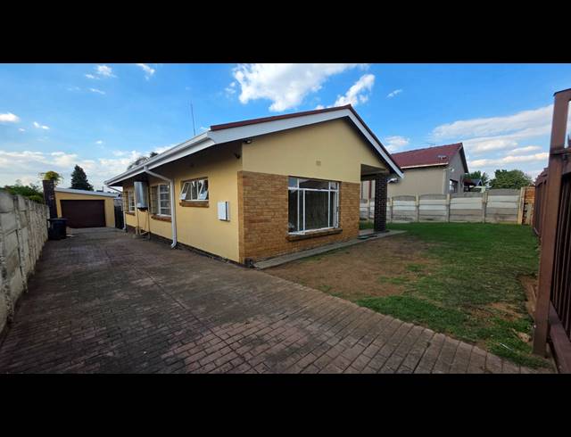 3 BEDROOM HOUSE FOR SALE IN GEDULD EXT 1